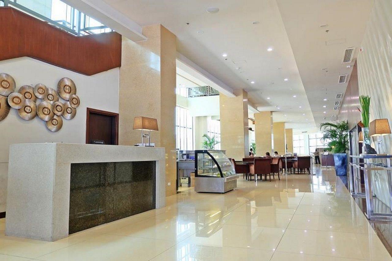 Mandarin Plaza Hotel Cebu Exteriör bild